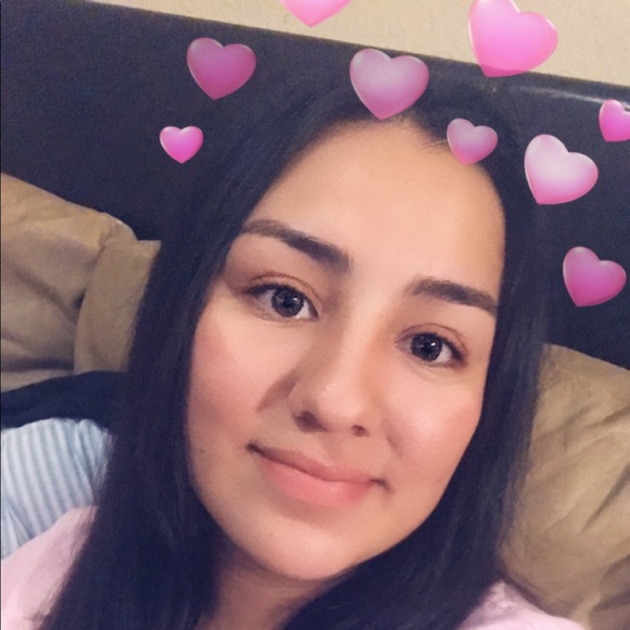 Profile Picture of Mercedes Bezanilla (@m_bezanilla) on Poshmark