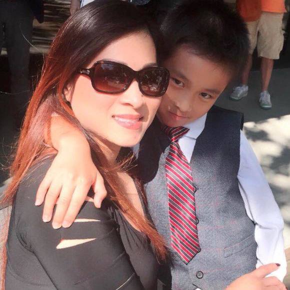 Profile Picture of Van Kim (@oldcastle42) on Poshmark