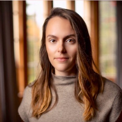 Profile Picture of Hazel Adams (@comm4clarity) on Twitter