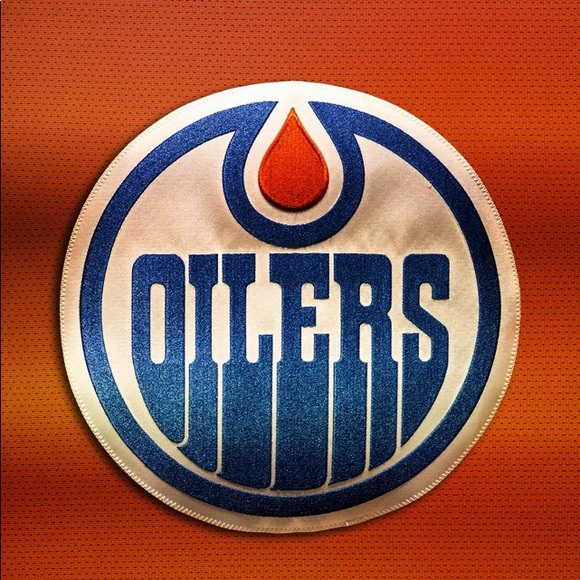 Profile Picture of Andrew Weaver (@weave422) on Poshmark