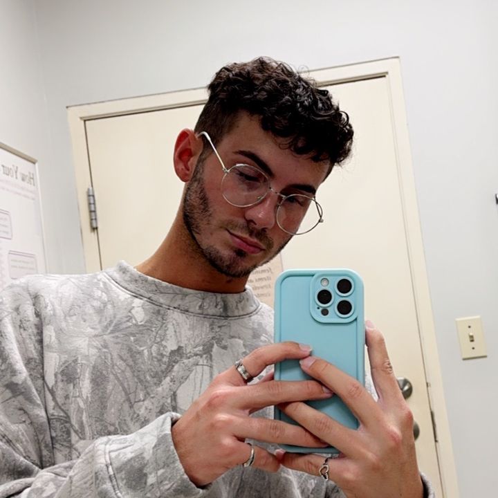 Profile Picture of alex (@@alexanderjohnson) on Tiktok