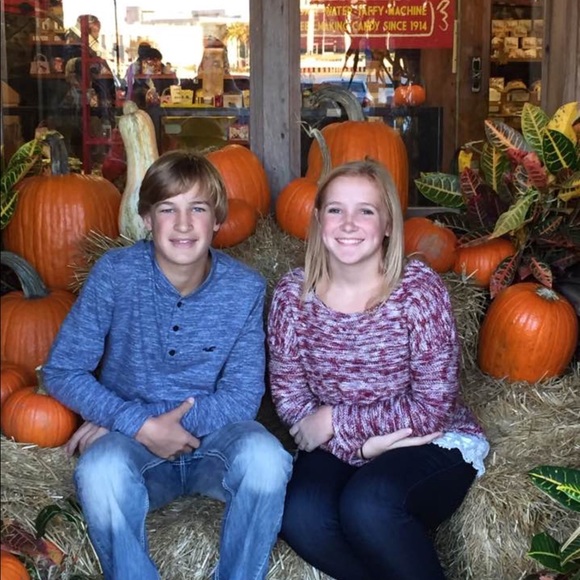 Profile Picture of Melody Harper (@melharper13) on Poshmark