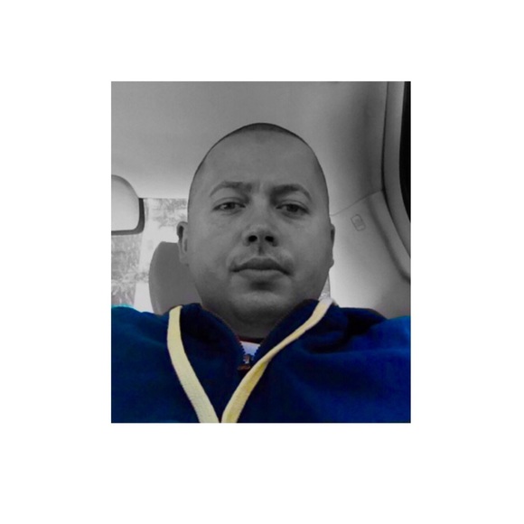 Profile Picture of Ted Alvarez (@ted580) on Poshmark