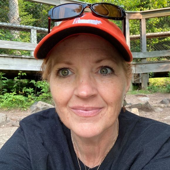 Profile Picture of Debbie Rutledge (@akathevoice1) on Poshmark