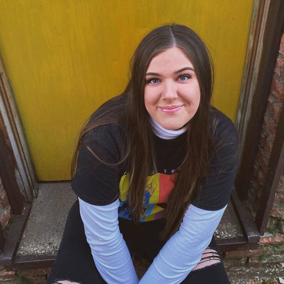 Profile Picture of Jodi Dixon (@jodidixon) on Poshmark
