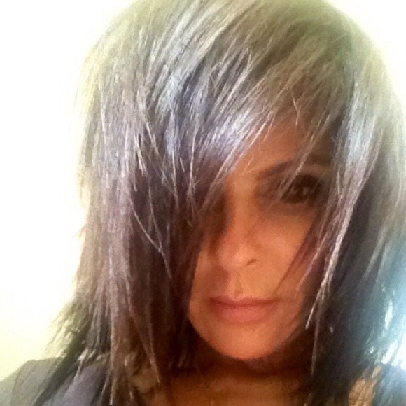 Profile Picture of Lisa Saad (@lisasaad) on Poshmark