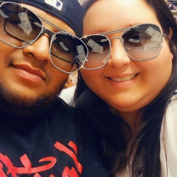 Profile Picture of Luis Guzman (@luisguzman425) on Poshmark