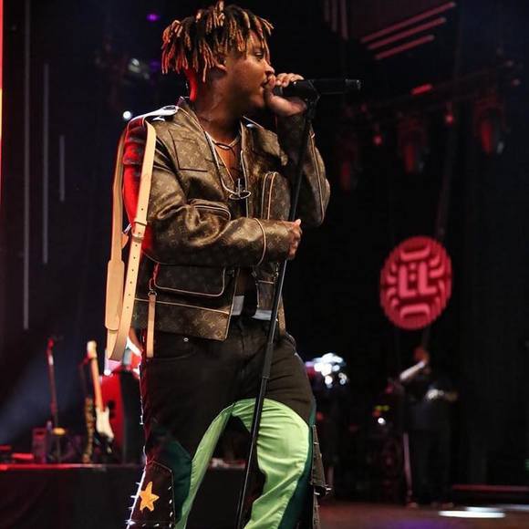 Profile Picture of Isaiah Levier (@isaiahlevier) on Poshmark