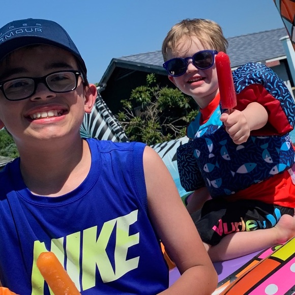 Profile Picture of Brittany Grohol (@brittanygrohol) on Poshmark