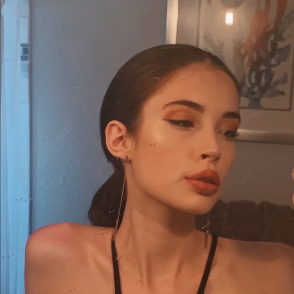 Profile Picture of Margaux Shellnutt (@margaux234422) on Poshmark