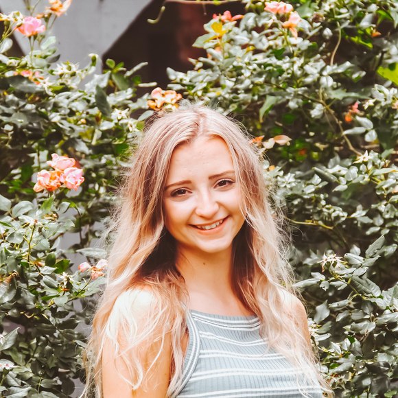 Profile Picture of Erin Wade (@erinwade123) on Poshmark