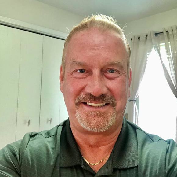 Profile Picture of David Knott (@david_knott) on Poshmark