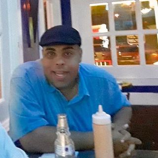 Profile Picture of Javier Lebrón (@javier.lebron.391) on Instagram