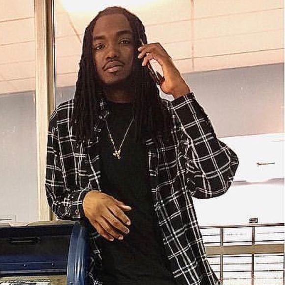 Profile Picture of Lamarcus Williams (@pookie3188) on Poshmark