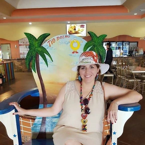 Profile Picture of Regina Gomez (@ginini) on Poshmark