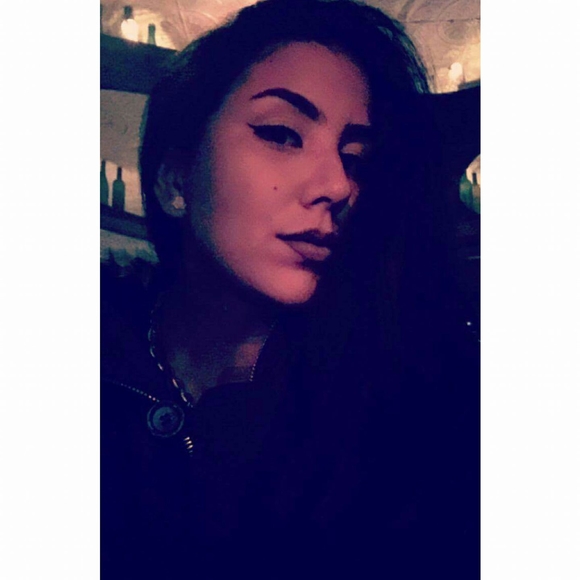 Profile Picture of Natalia Cadavid (@natalia_cadavid) on Poshmark
