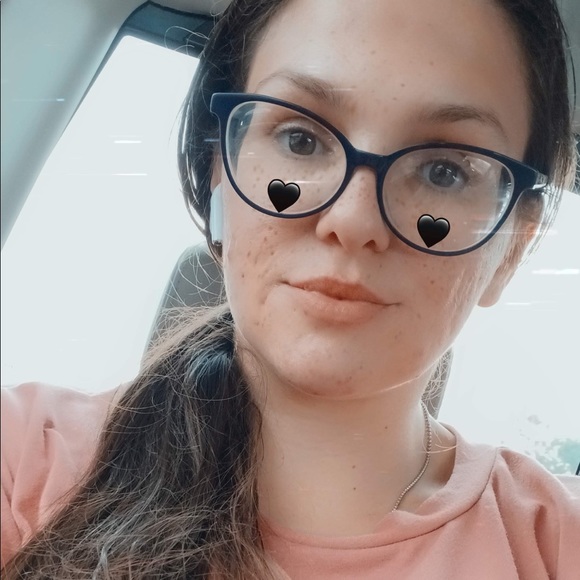 Profile Picture of Isabella Mccarthy (@isabellaclarke4) on Poshmark