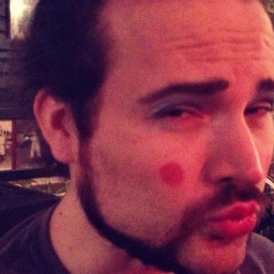 Profile Picture of John E Gay (@Frelling_Manos) on Twitter