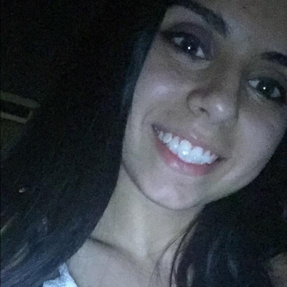 Giselle Rivas - Poshmark Profile Picture of Giselle Rivas (@grivas2000) on Poshmark