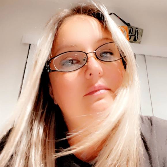 Profile Picture of Hope Macpherson sherman (@hopemacphers239) on Poshmark