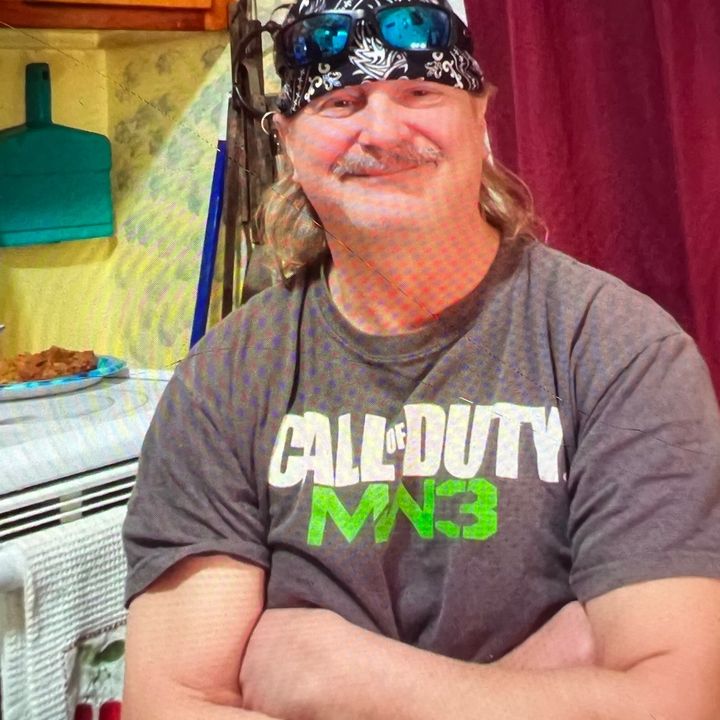 bee bee - Tiktok Profile Picture of bee bee (@brianbranzelle6) on Tiktok