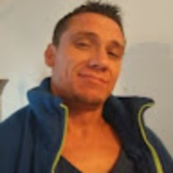 Profile Picture of Ross Timlin (@rosstah) on Poshmark