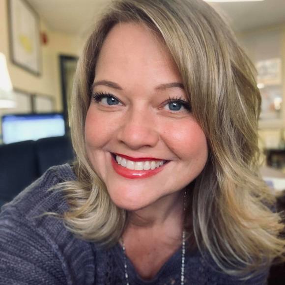 Profile Picture of Sherry Howe (@sherrybaby92) on Poshmark