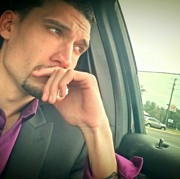 Profile Picture of Justin Kemmerlin (@unknownmoney) on Poshmark
