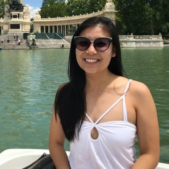 Profile Picture of Shelly Li (@shelllz13) on Poshmark