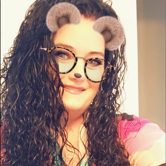 Profile Picture of Angel Meggs (@ameggs35) on Poshmark