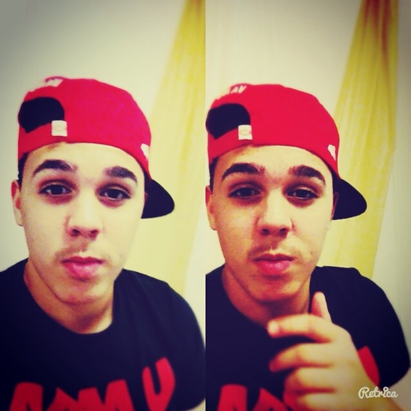 Profile Picture of Daniel Caraballo (@yaboii_daniel) on Poshmark