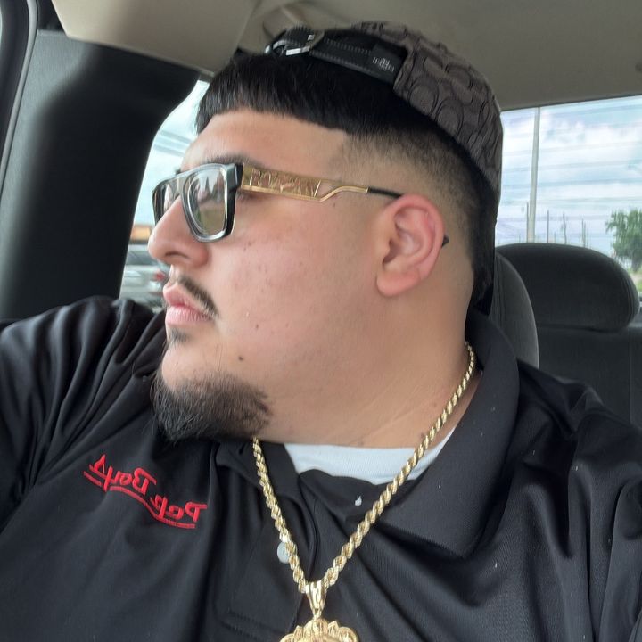 Profile Picture of StevenDolph (@5pointsteven) on Tiktok