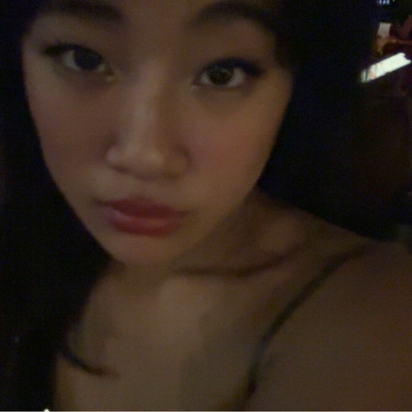 Profile Picture of Joey Wu (@80sgroupie) on Poshmark