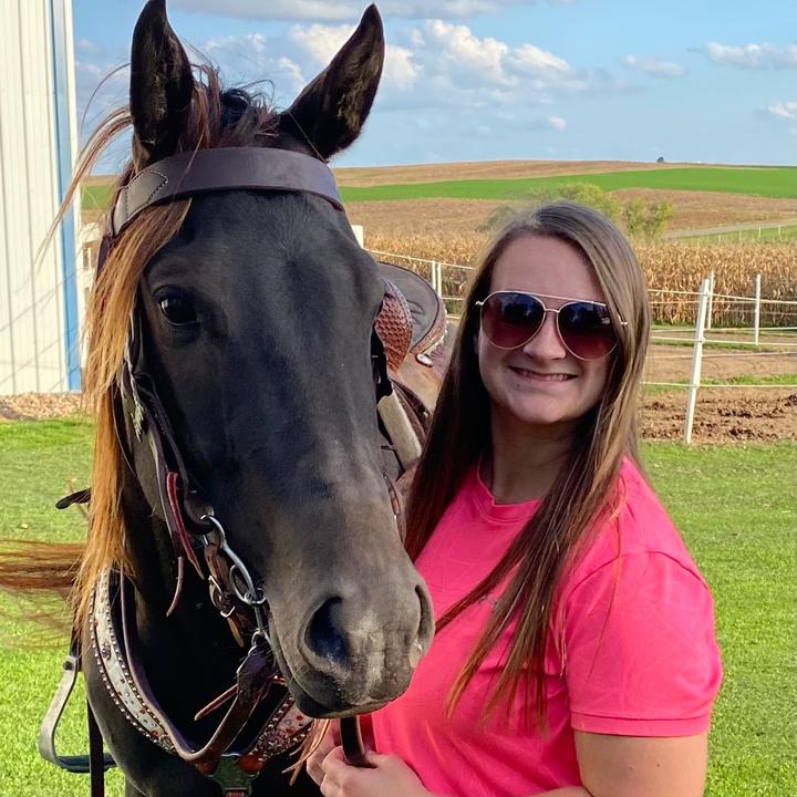 Profile Picture of Brittani Clymer (@brittaniclymer) on Tiktok