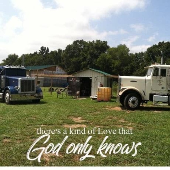 Profile Picture of James Davis (@jdtrucking1988) on Poshmark