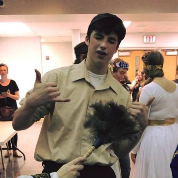 Profile Picture of Max Mueller (@maxmueller505) on Poshmark