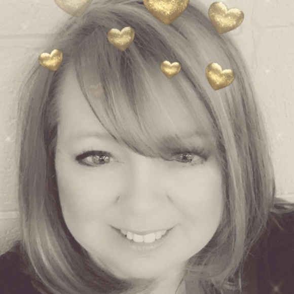 Profile Picture of Darlene Arbogast (@ddarbogast74) on Poshmark