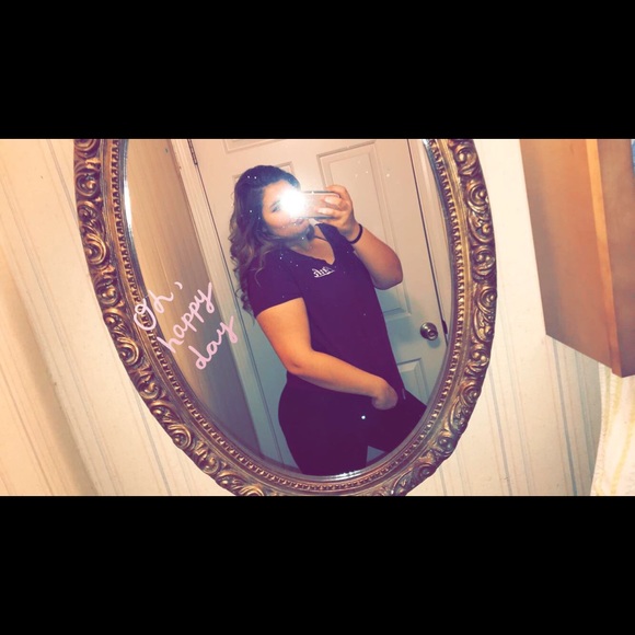 Profile Picture of Bailey Frederick (@baileyf23) on Poshmark