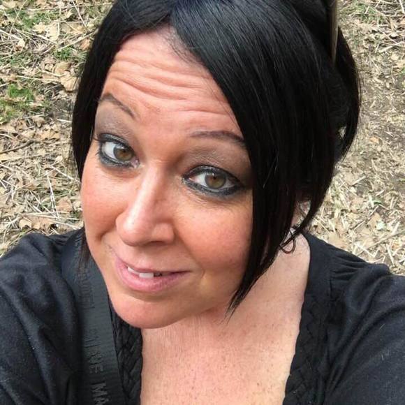 Profile Picture of Dawn Baker heffner (@dawnofanewlife) on Poshmark