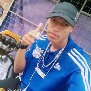 Jefferson Pierre (Pelao Demente) - Facebook Profile Picture of Jefferson Pierre (Pelao Demente) (@jeffersondaniel.holguinguzman.5) on Facebook