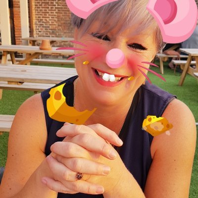 Profile Picture of Caroline Iles (@iles_caroline) on Twitter