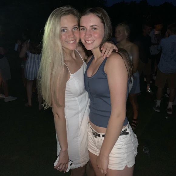 Profile Picture of Lillian Donath (@lilliand10) on Poshmark