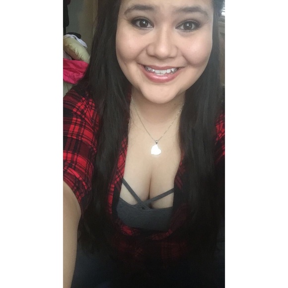 Profile Picture of Jennifer Vittitow (@jvittitow23) on Poshmark