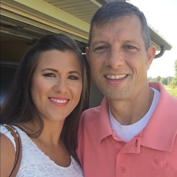 Profile Picture of Allison Hunter (@allisonlhunter) on Poshmark