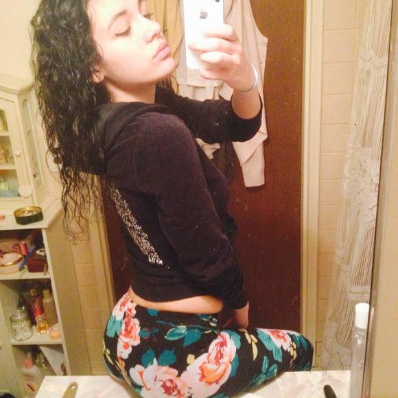 Profile Picture of Erika Suave (@shopaholicmama1) on Poshmark