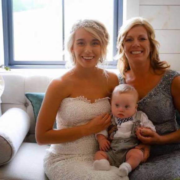 Tara Vavala - Poshmark Profile Picture of Tara Vavala (@tv003) on Poshmark