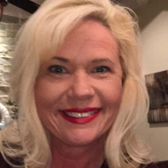 Profile Picture of Christine Vollenweider (@kerikane) on Poshmark