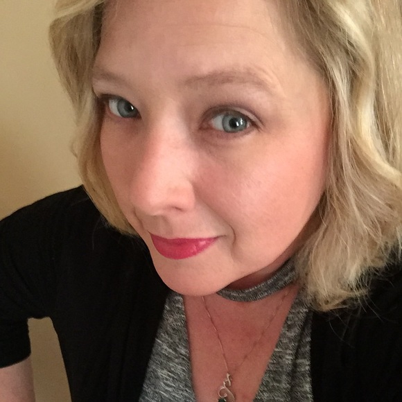 Profile Picture of Jennifer Benson (@jybenson) on Poshmark