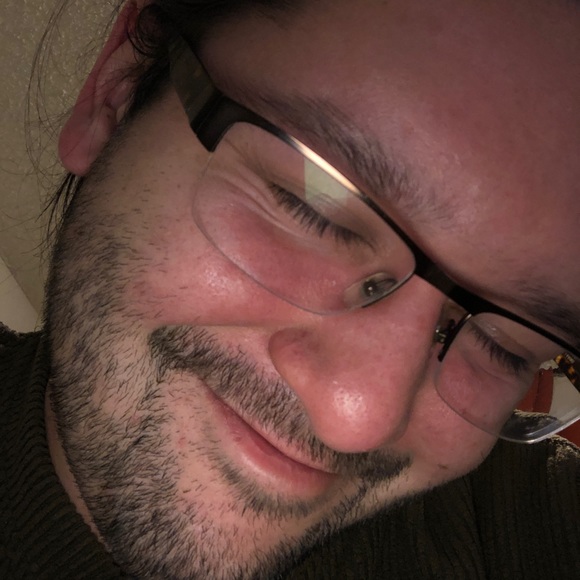 Profile Picture of Maximilliano Vasquez (@m00nmiepie) on Poshmark