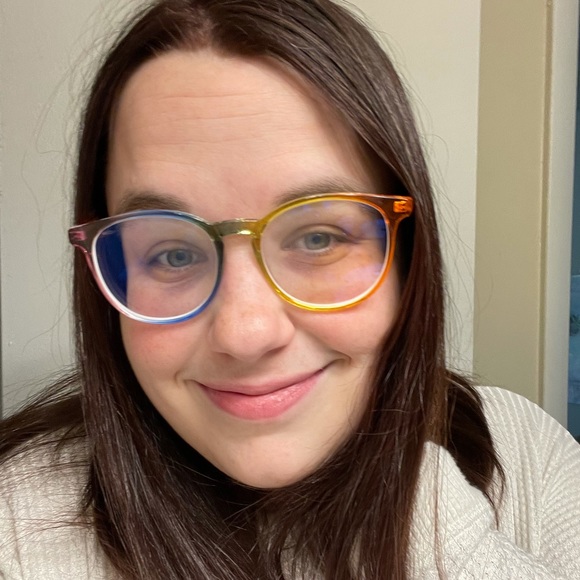 Profile Picture of Victoria Bowen (@vabowen90) on Poshmark